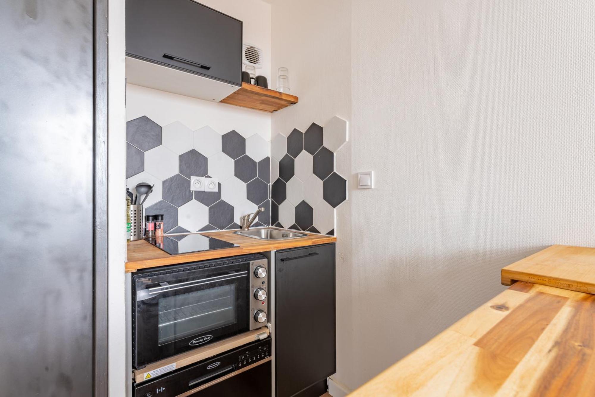アラスCharlemagne - Studio Confortable Avec Parking Gratuit - Quelques Pas De La Gare, Cuisine, Wifiアパートメント エクステリア 写真