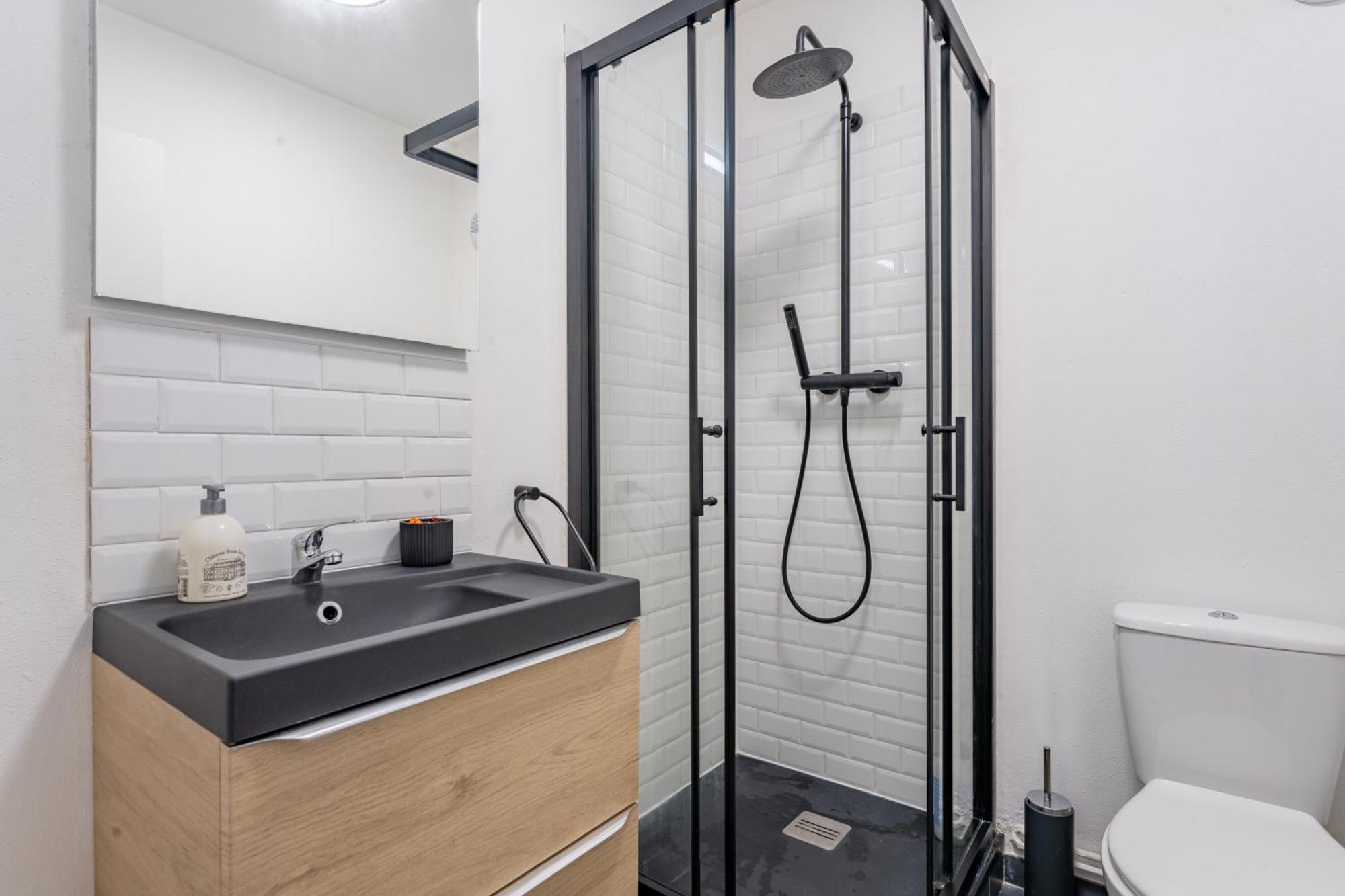 アラスCharlemagne - Studio Confortable Avec Parking Gratuit - Quelques Pas De La Gare, Cuisine, Wifiアパートメント エクステリア 写真