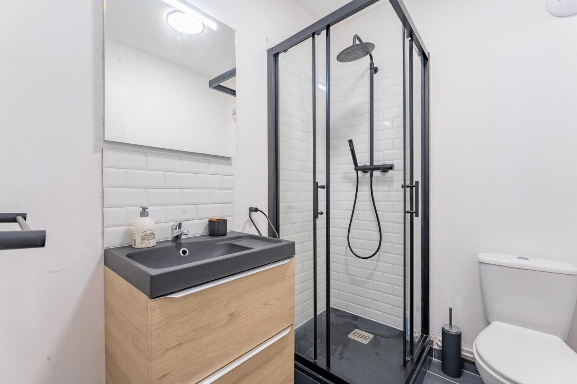 アラスCharlemagne - Studio Confortable Avec Parking Gratuit - Quelques Pas De La Gare, Cuisine, Wifiアパートメント エクステリア 写真